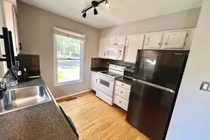 8527 Fountain Valley Dr, Montgomery Village, MD 20886 - Photo 7