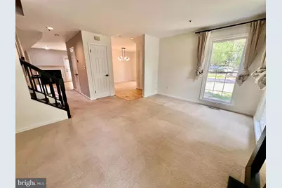 8527 Fountain Valley Drive, Montgomery Village, MD 20886 - Photo 3