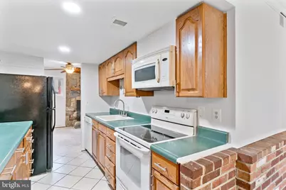 9652 Marston Lane, Gaithersburg, MD 20886 - Photo 5