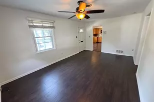 721 Crabb Ave, Rockville, MD 20850 - Photo 3