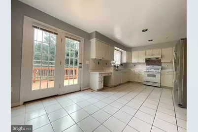 10136 Treble Court, Rockville, MD 20850 - Photo 5