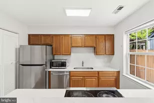 15711 Ambiance Dr, North Potomac, MD 20878 - Photo 11