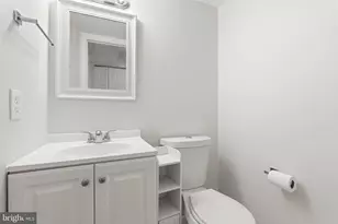 15711 Ambiance Dr, North Potomac, MD 20878 - Photo 7