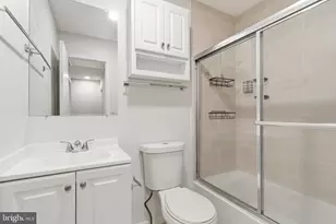 15711 Ambiance Dr, North Potomac, MD 20878 - Photo 23