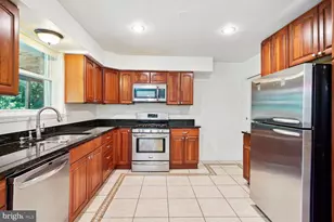 7001 Longwood Dr, Bethesda, MD 20817 - Photo 7