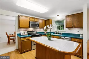 15709 Indianola Dr, Rockville, MD 20855 - Photo 5