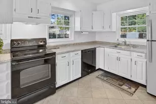 7803 Marbury Rd, Bethesda, MD 20817 - Photo 9