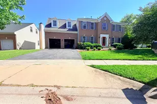 11610 Seneca Forest Cir, Germantown, MD 20876 - Photo 3