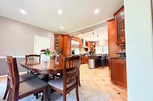 11610 Seneca Forest Cir, Germantown, MD 20876 - Photo 9