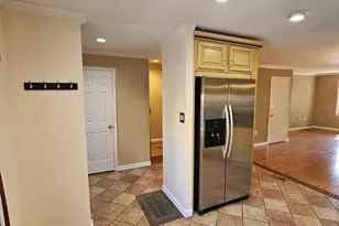 10218 Arizona Cir, Bethesda, MD 20817 - Photo 3