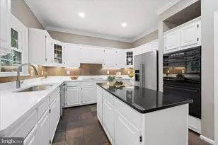 8900 Ellsworth Ct, Silver Spring, MD 20910 - Photo 31