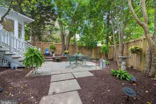 8900 Ellsworth Ct, Silver Spring, MD 20910 - Photo 13