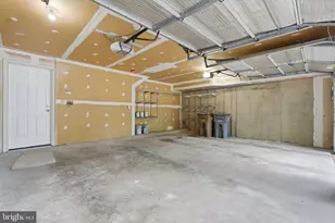 18 Waddington Ct, Rockville, MD 20850 - Photo 35