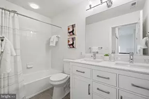 18 Waddington Ct, Rockville, MD 20850 - Photo 27