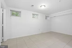 1120 Crestfield Dr, Rockville, MD 20850 - Photo 37