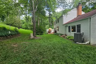 16601 Briardale Rd, Rockville, MD 20855 - Photo 67