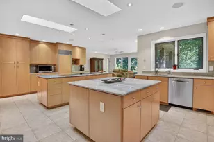 10801 Balantre Ln, Potomac, MD 20854 - Photo 19