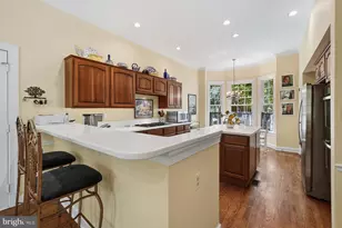 9209 Town Gate Ln, Bethesda, MD 20817 - Photo 11