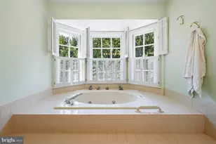 9209 Town Gate Ln, Bethesda, MD 20817 - Photo 17