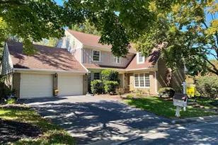 9548 Fox Hollow, Potomac, MD 20854 - Photo 5