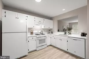 13710 Lark Song Dr, Germantown, MD 20874 - Photo 3