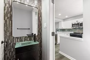 11705 Zebrawood Ct, Germantown, MD 20876 - Photo 5