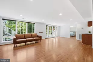 10904 Stanmore Dr, Rockville, MD 20854 - Photo 25