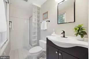 21 Bell Bluff Ct, Gaithersburg, MD 20879 - Photo 23