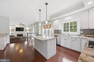 21406 Manor View Cir, Germantown, MD 20876 - Photo 9