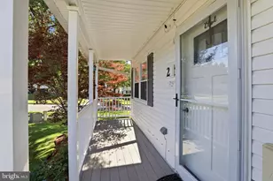 2 Bush Hill Ct, Gaithersburg, MD 20882 - Photo 3