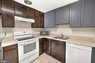 9668 Brassie Way, Montgomery Village, MD 20886 - Photo 13