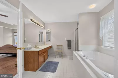 11501 Seneca Forest Circle, Germantown, MD 20876 - Photo 25