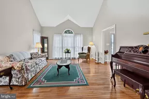 11501 Seneca Forest Cir, Germantown, MD 20876 - Photo 5