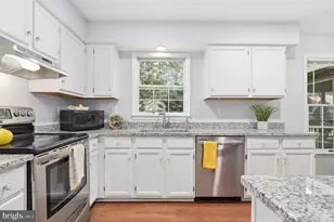 19104 Gunnerfield Ln, Germantown, MD 20874 - Photo 11