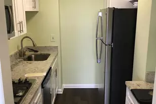 10401 Grosvenor Pl, Rockville, MD 20852 - Photo 9