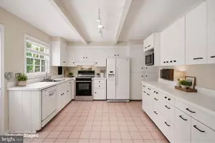 8406 Geneva Mason Rd, Potomac, MD 20854 - Photo 5