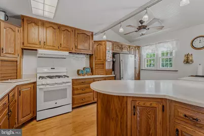 13309 Cloverdale Place, Germantown, MD 20874 - Photo 23