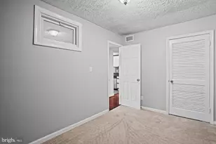 102 Duvall Ln, Gaithersburg, MD 20877 - Photo 7