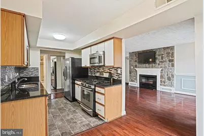 102 Duvall Lane #9-301, Gaithersburg, MD 20877 - Photo 3