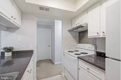 18322 Streamside Drive #301, Gaithersburg, MD 20879 - Photo 13