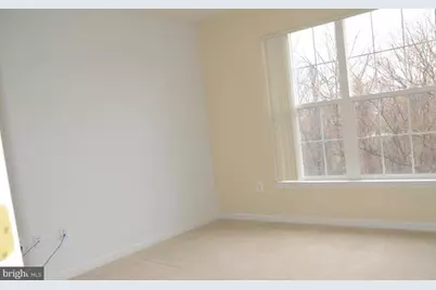21323 Village Green Circle, Germantown, MD 20876 - Photo 13