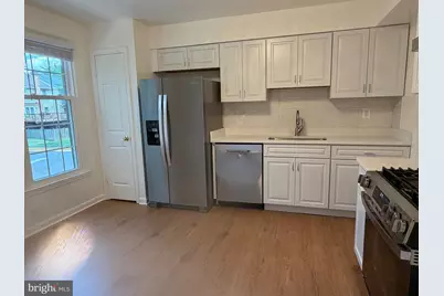 10113 Galsworthy Place, Bethesda, MD 20817 - Photo 9