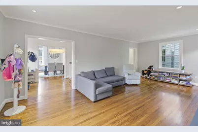 3901 Woodbine Street, Chevy Chase, MD 20815 - Photo 5