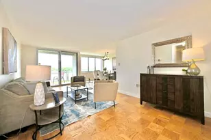 10201 Grosvenor Pl, Rockville, MD 20852 - Photo 5