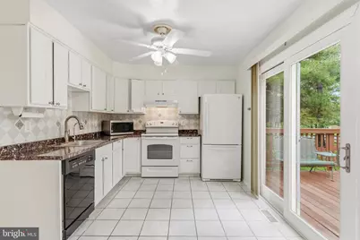 18617 Chickadee Lane, Gaithersburg, MD 20879 - Photo 9