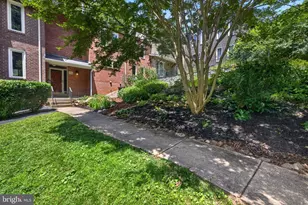 13 Guy Ct, Rockville, MD 20850 - Photo 3