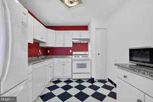 5225 Pooks Hill Rd, Bethesda, MD 20814 - Photo 9