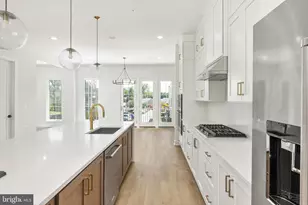 8605 Erdem Pl, Chevy Chase, MD 20815 - Photo 5