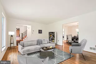 11701 Beekman Pl, Rockville, MD 20854 - Photo 7