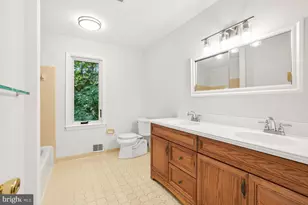 11701 Beekman Pl, Rockville, MD 20854 - Photo 31